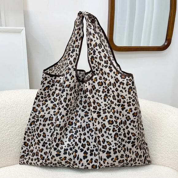 Leopard Print Folding Tote Bag - Picture 2 of 5